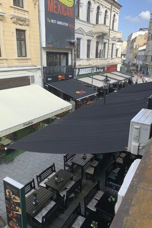 Outdoor dining - Old City by Interhome (Bucuresti)