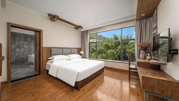 Kamar Double Superior | Seprai premium, busa memori, minibar, dan didekorasi berbeda-beda