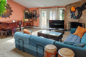 TV, libri, impianto stereo
