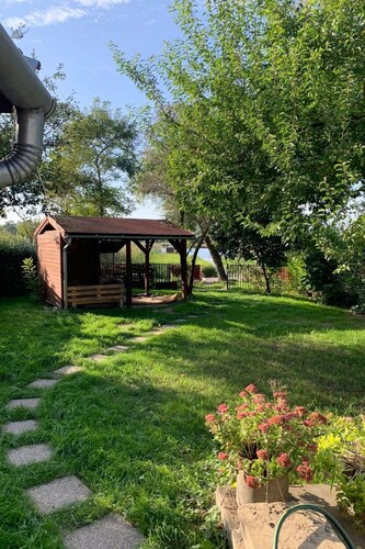 Majoshaza 20 min von Budapest direkt an der Donau by Interhome