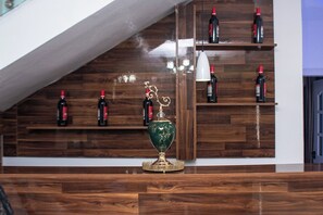 بار (في المنشاة)