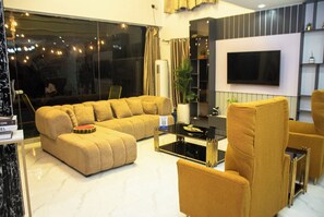 Lobby sitting area - Tredview Hotel and Suites (Lafia)