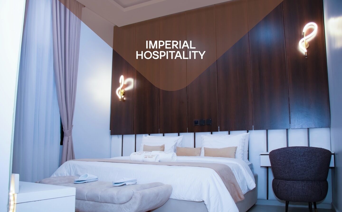 Økonomirom, balkong, byutsikt | Safe på rommet, skrivebord og skrivebord for bærbar PC