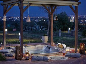 Outdoor spa tub - Villa Dennis by Interhome (Kato Assos)