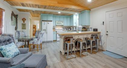 1 Mi to Festivals! Grand Isle Getaway w/ Deck