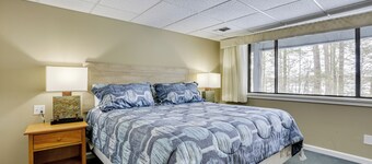 All-Season Lake Wallenpaupack Condo w/ Views