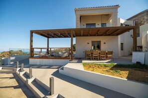 Outdoor dining - Lofos Orizon Villa - Villa with pool in Crete (Mathés)