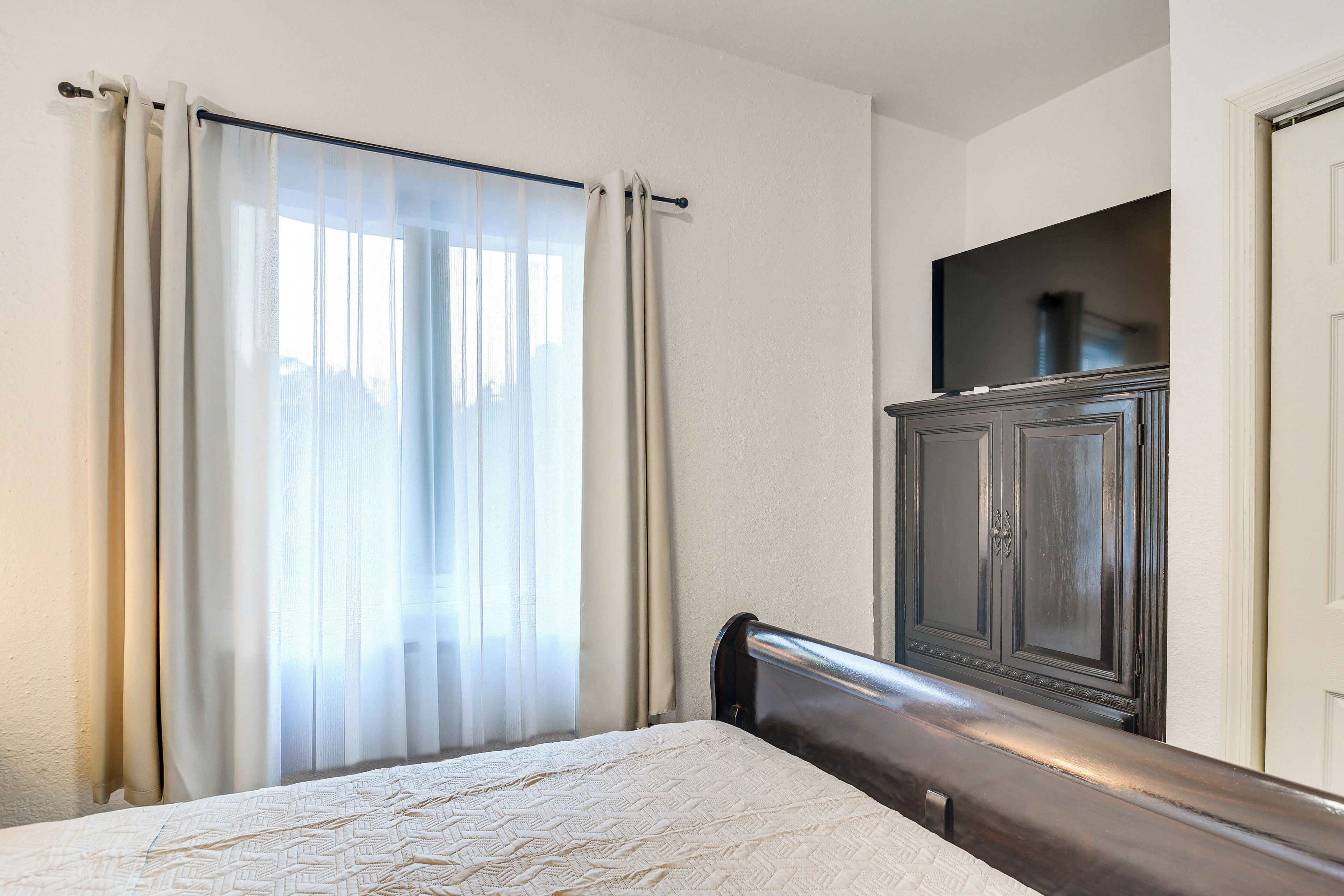 Internet, bed sheets