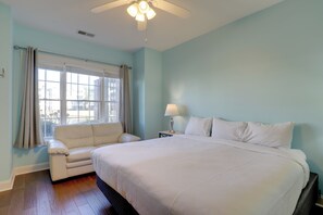 3 bedrooms, iron/ironing board, Internet, bed sheets - Screened Patio w/ Pond Views! Myrtle Beach Condo (Myrtle Beach)