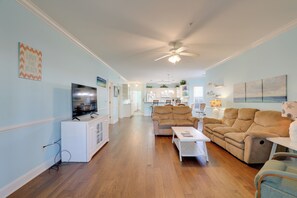 TV - Screened Patio w/ Pond Views! Myrtle Beach Condo (Myrtle Beach)