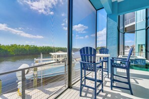 Property grounds - Luxury Group Escape in Cape Coral’s Cape Harbour! (Cape Coral)