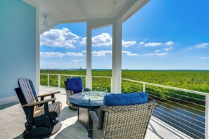 Terrace/patio - Luxury Group Escape in Cape Coral’s Cape Harbour! (Cape Coral)