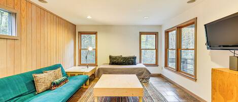 Fireplace, DVD player