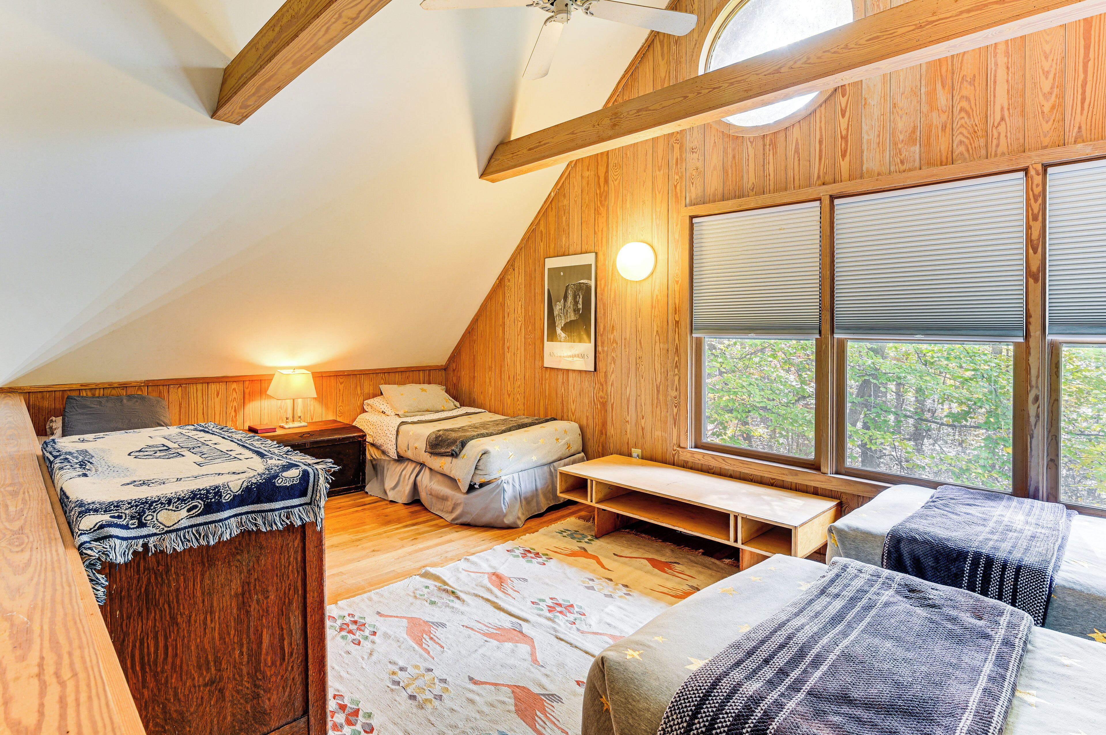 3 bedrooms, internet, bed sheets