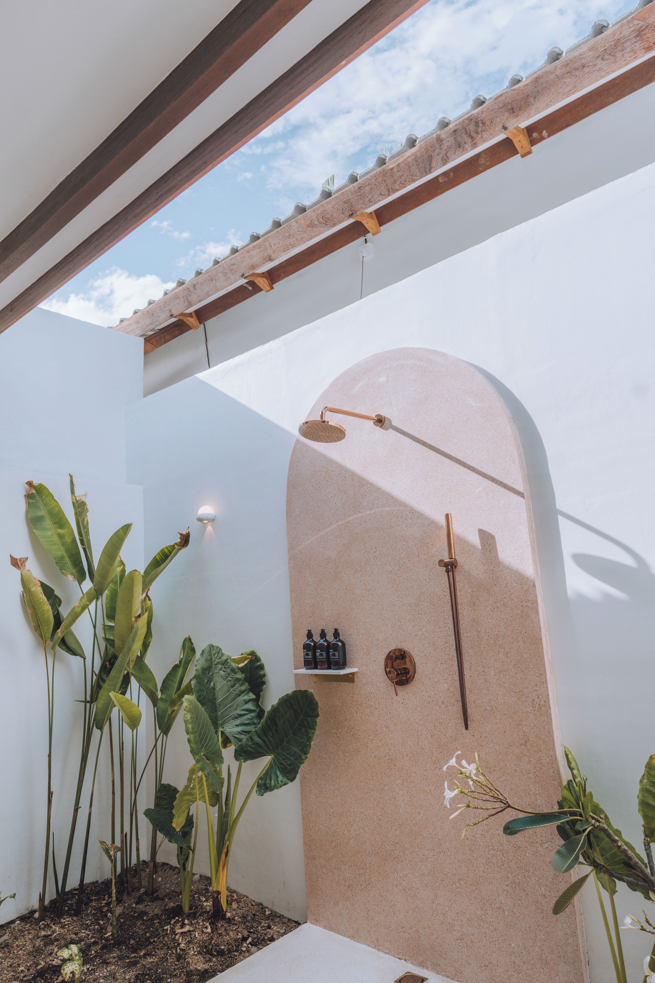 Deluxe-Villa | Badezimmer | Dusche, kostenlose Toilettenartikel, Haartrockner, Handtücher