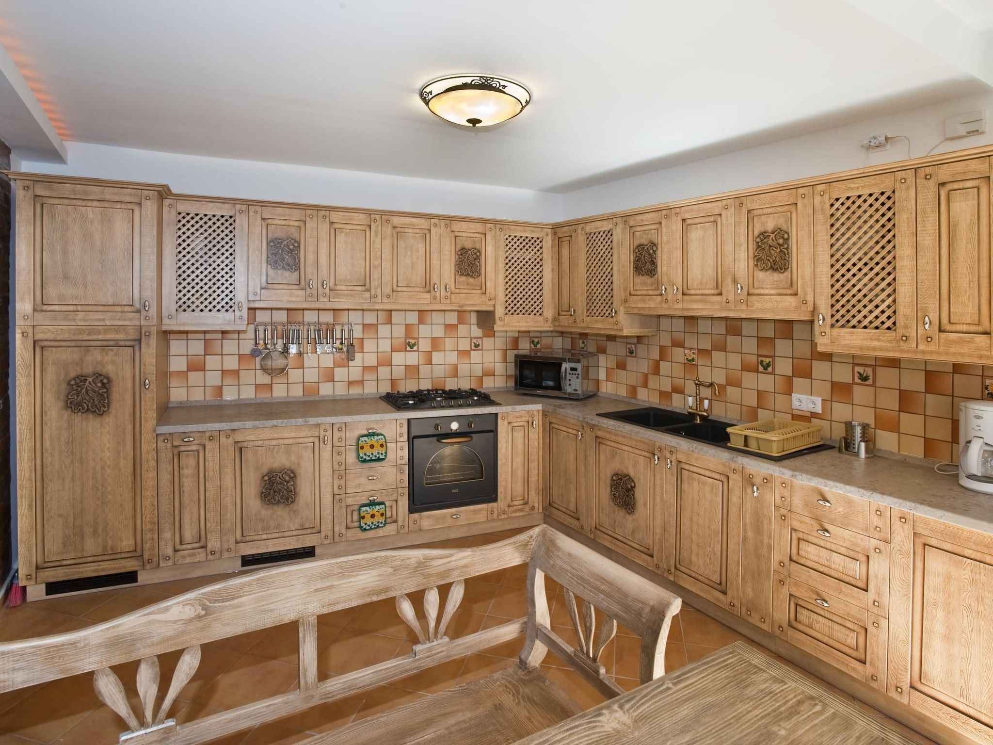 Réfrigérateur, micro-ondes, four