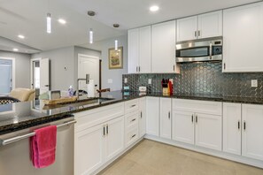 Fridge, microwave, stovetop, dishwasher