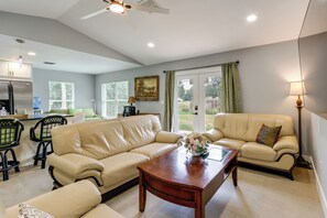 TV - Brand-New Build! Fort Pierce Home By Coastal Parks (Fort Pierce)