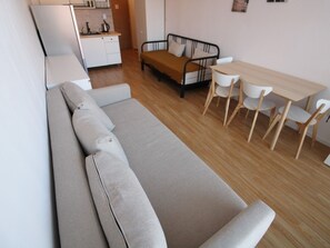 TV - Menada - Sunny Day 6 - Studio mit Balkon by Interhome (Sonnenstrand)