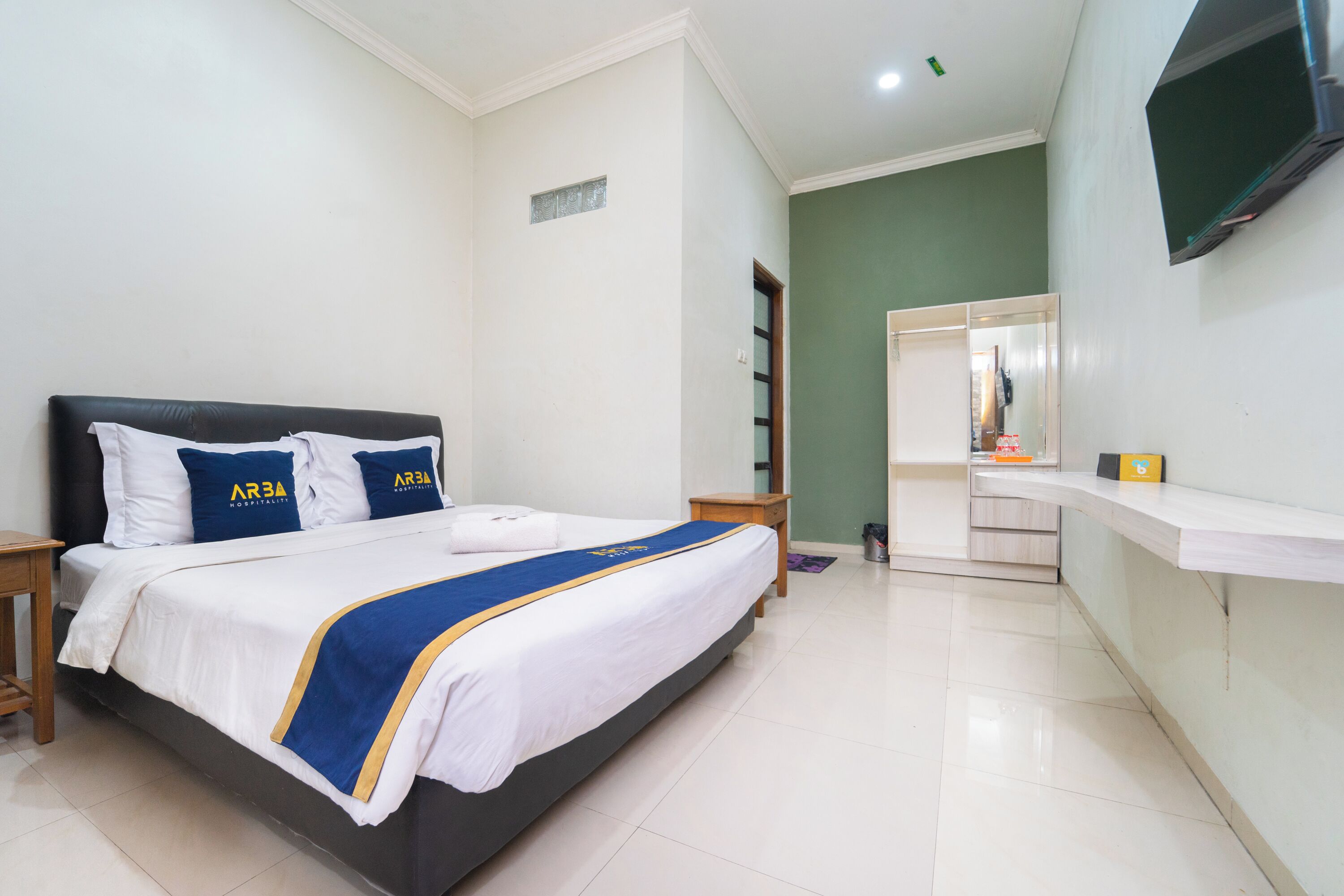 Habitación doble estándar | Escritorio, espacio para trabajar con laptop y wifi gratis 