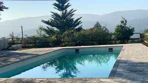 Pool - Herrschaftshaus durch die Täler by Interhome (Oliveira de Frades)