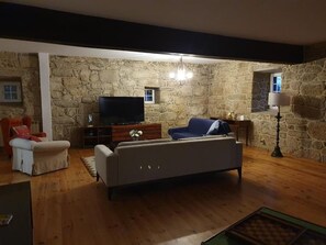 Fireplace - Herrschaftshaus durch die Täler by Interhome (Oliveira de Frades)