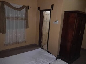 Room - für 4 Personen in Brusubi Gambia by Interhome (Brufut)