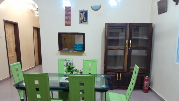 Dining - für 4 Personen in Brusubi Gambia by Interhome (Brufut)