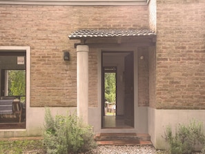 Exterior detail - Cozy 2-bedroom house in El Tesoro with AC (El Tesoro)