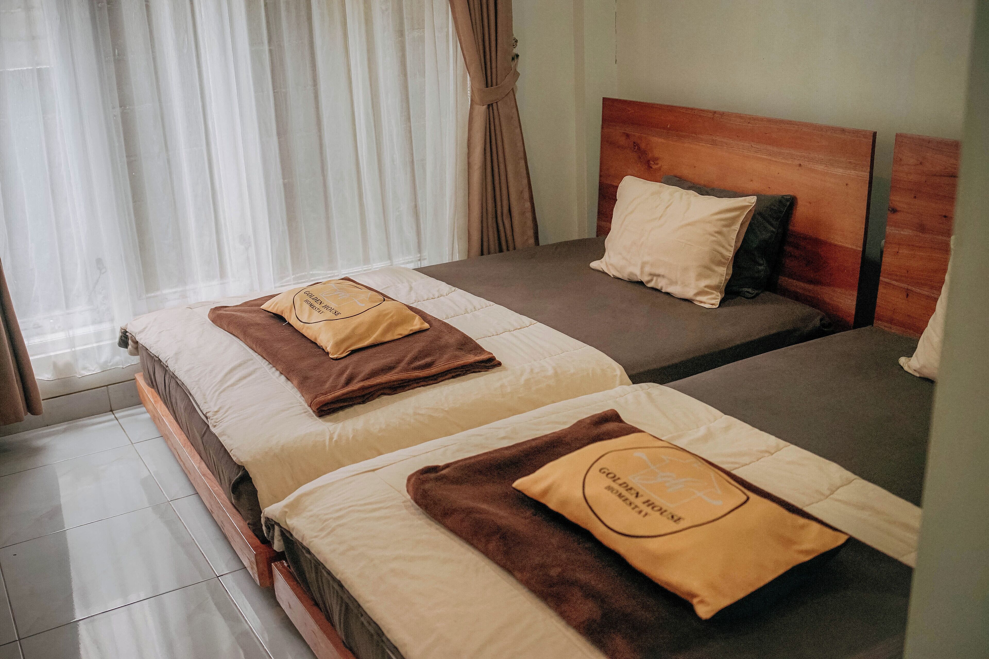 Basic Twin Room | Desk, free WiFi