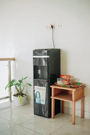 Habitación Deluxe con 2 camas individuales | Escritorio y wifi gratis