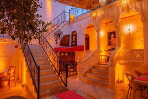 Outdoor dining - Mihrumah Konağı (Şanlıurfa)