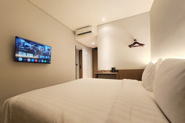 Deluxe Double Room | Free WiFi - The Artha - Bandung (Jawa Barat)
