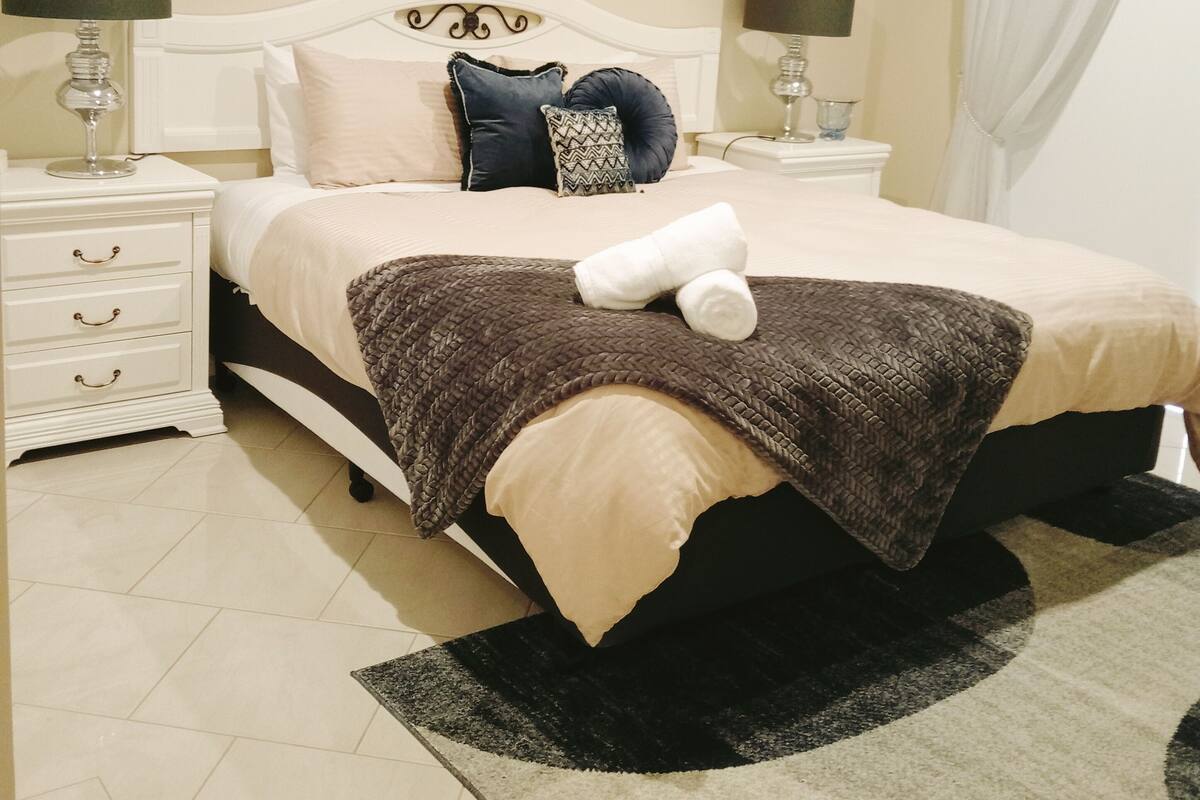 Villa Deluxe - 1 kingsize-säng - utsikt mot innergården - trädgård | Ljudisolering och gratis wi-fi