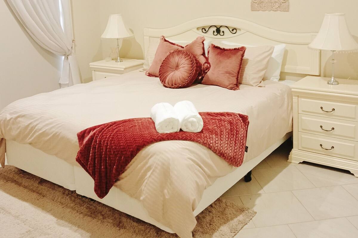 Villa Deluxe - 1 kingsize-säng - utsikt mot innergården - innergård | Ljudisolering och gratis wi-fi