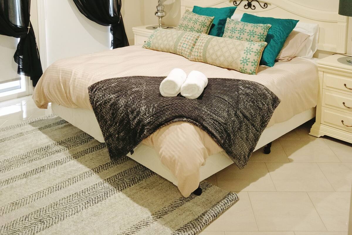 Villa Deluxe - 1 kingsize-säng - utsikt mot innergården - trädgård | Ljudisolering och gratis wi-fi