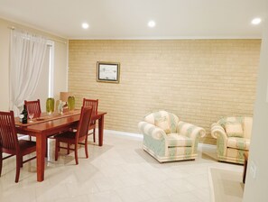 Soundproofing, free WiFi - Le Grande Villas Raymond Island (Raymond Island)