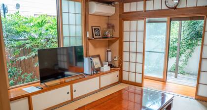 Entire House for Rent Near Matsumoto Castle: Urahashi