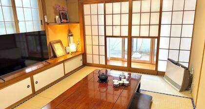 New! Modern Japanese House|PS5, AC, Parking|Castle