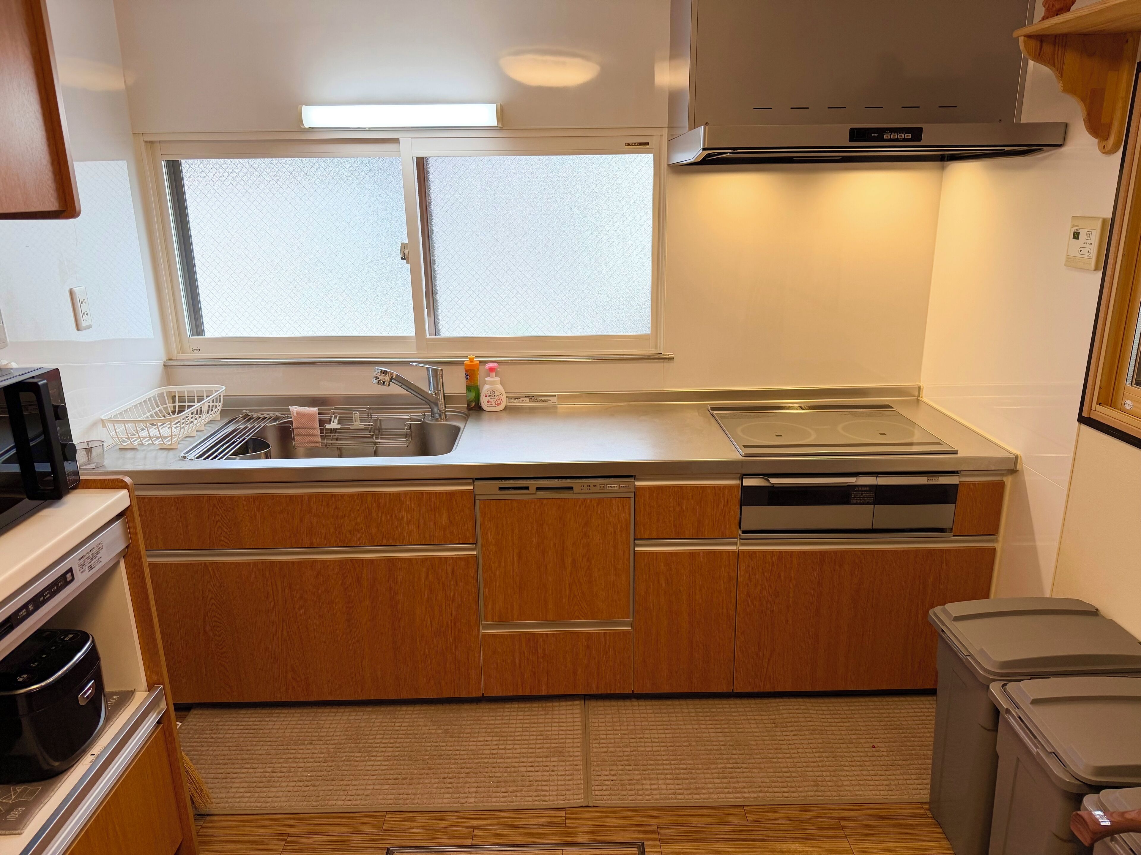 冰箱、微波炉、炉灶、洗碗机