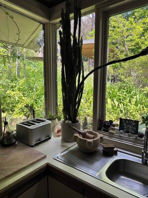 Shared Dormitory, 1 Bedroom, Accessible, Smoking | Bahagian dalam