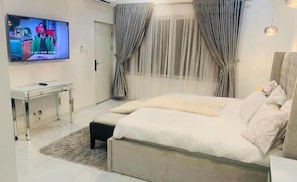 Junior Apartment, Balcony, City View - Keji's Shortlet Apartment (Lekki)