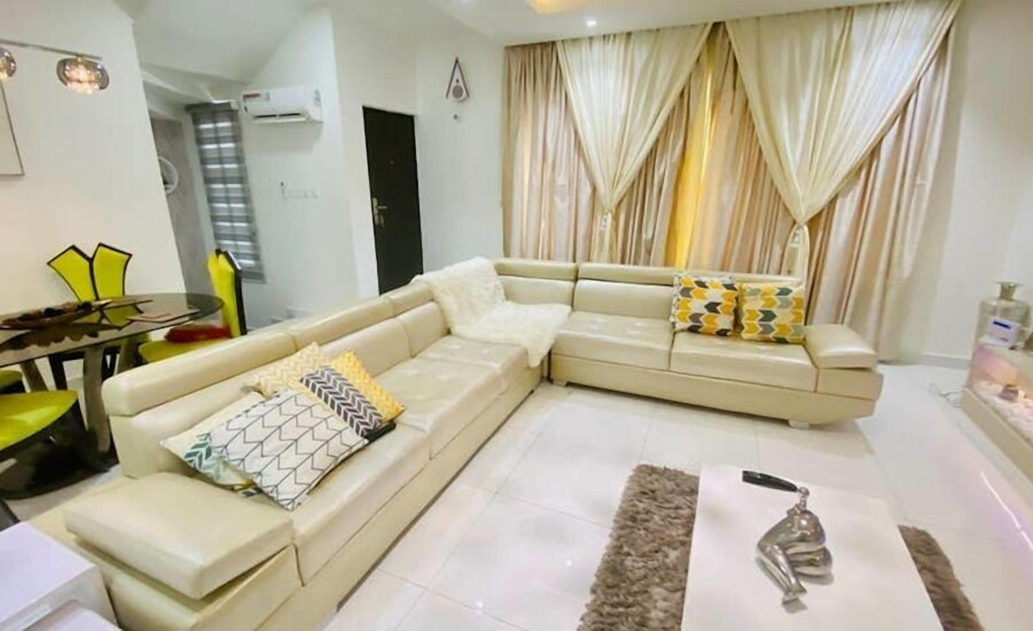 Junior Apartment, Balcony, City View | Living area