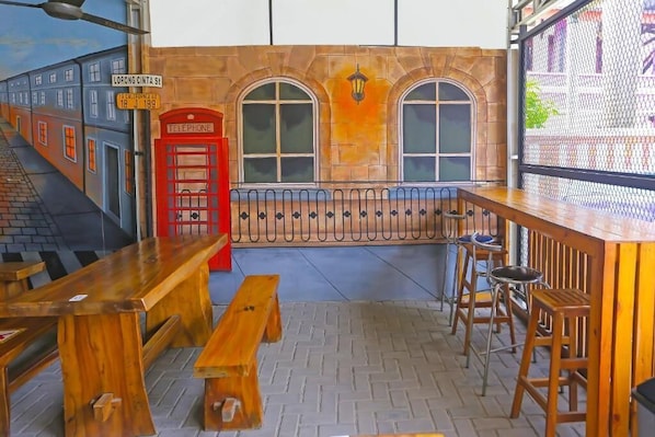 Outdoor dining - Hotel Danau Indah By ARBA (Bekasi)