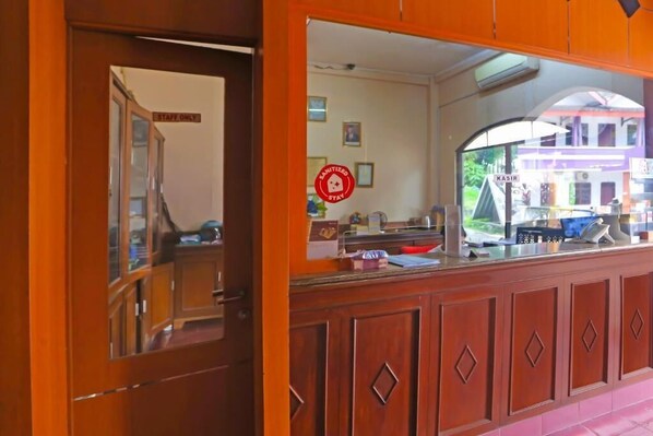 Lobby - Hotel Danau Indah By ARBA (Jawa Barat)