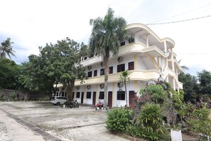 Front of property - Hotel Danau Indah By ARBA (Bekasi)