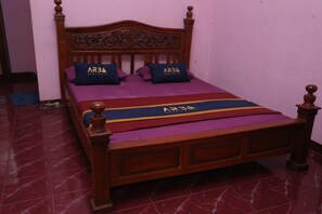 Deluxe Double Room | Desk, free WiFi - Hotel Danau Indah By ARBA (Jawa Barat)