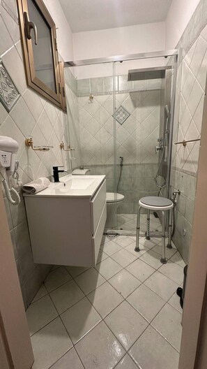 Room, 1 Bedroom | Bathroom - Room-cozy Room in Central Catania With E (Catania)