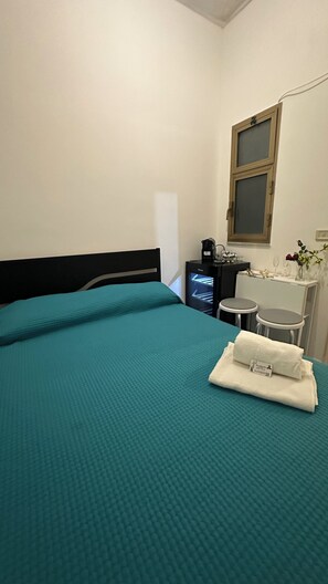 Room, 1 Bedroom - Room-cozy Room in Central Catania With E (Catania)