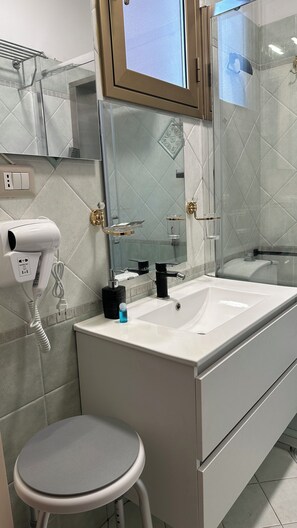 Room, 1 Bedroom | Bathroom - Room-cozy Room in Central Catania With E (Catania)